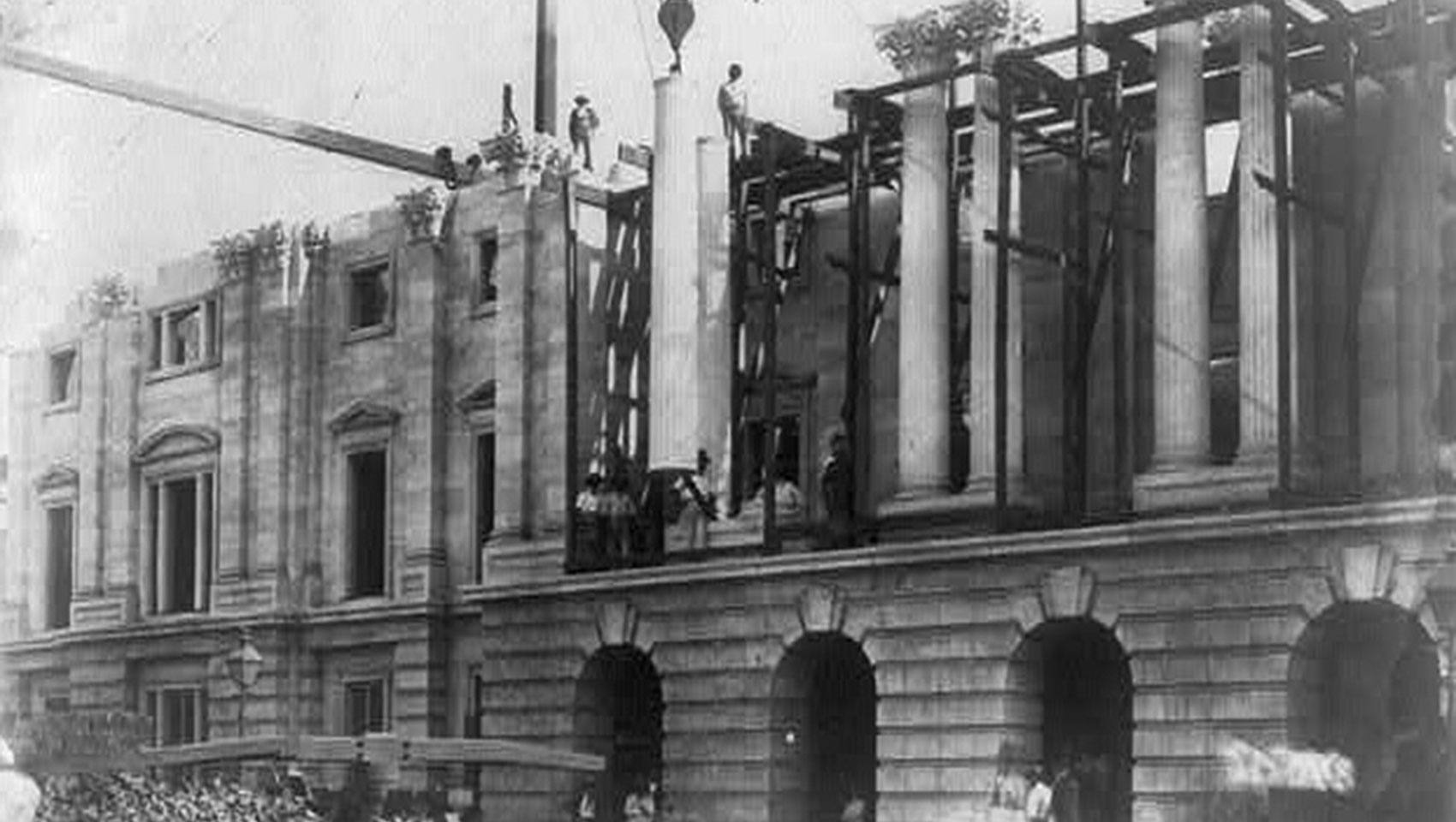 Photograph of construction of Washington DC's General Post Office